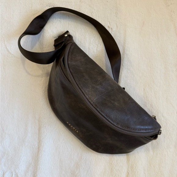 Azaria Amie Vegan Leather Fanny Pack - Picture 2 of 5